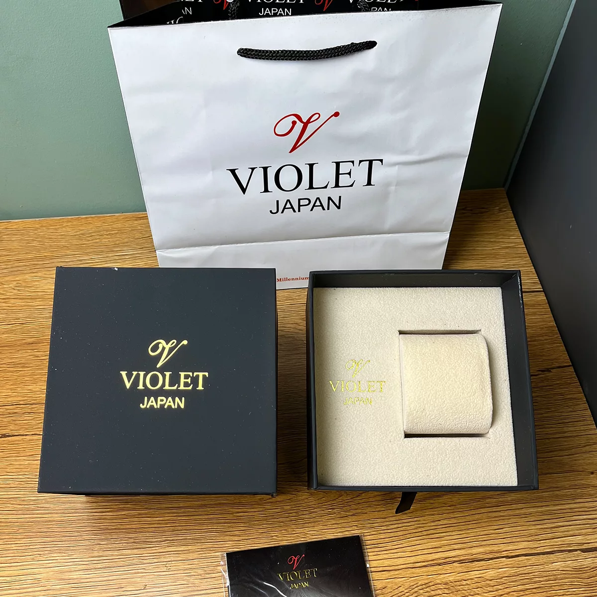 ساعت مچی زنانه ویولت VIOLET B0615L-111