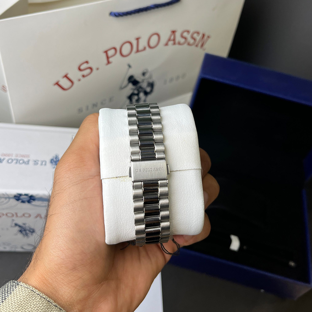 نمای پشت قاب ساعت اورجینال US Polo Assn