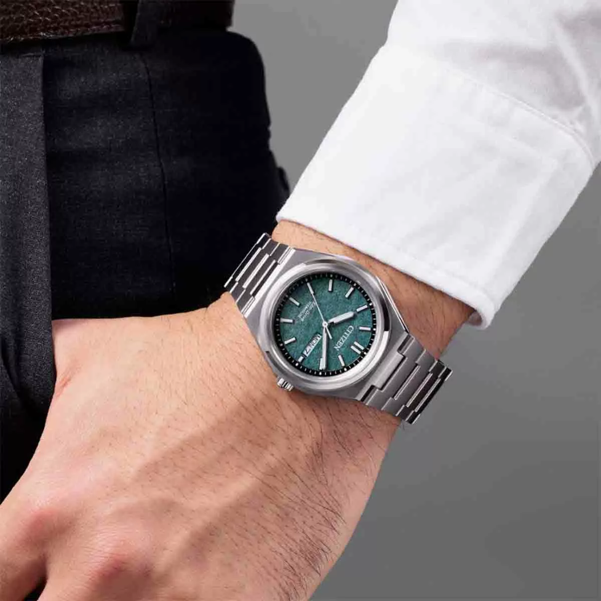 ساعت مچی مردانه سیتیزن CITIZEN AW0130-85X