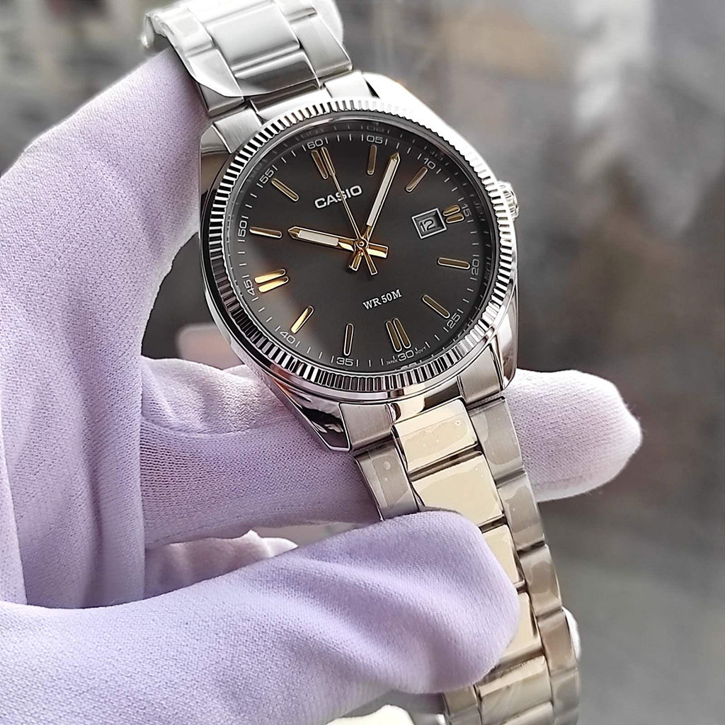 نمایش تاریخ روزشمار در موقعیت ساعت ۳