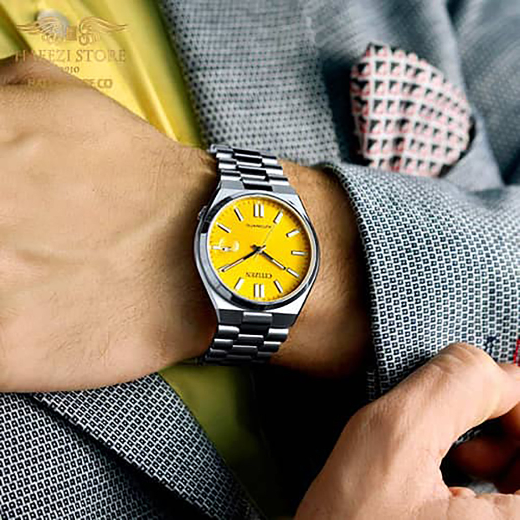 نمای روبرو ساعت سیتیزن تسویوسا با صفحه زرد خردلی