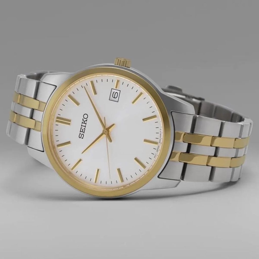 نمای نزدیک صفحه و عقربه‌های ساعت سیکو SUR402P1