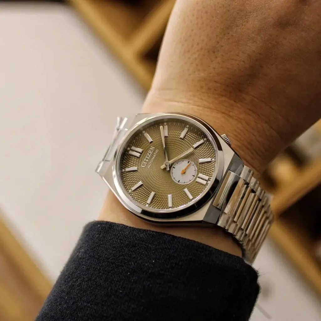 شیشه سافایر کریستال (یاقوت کبود) کاملاً ضد خش و شفاف