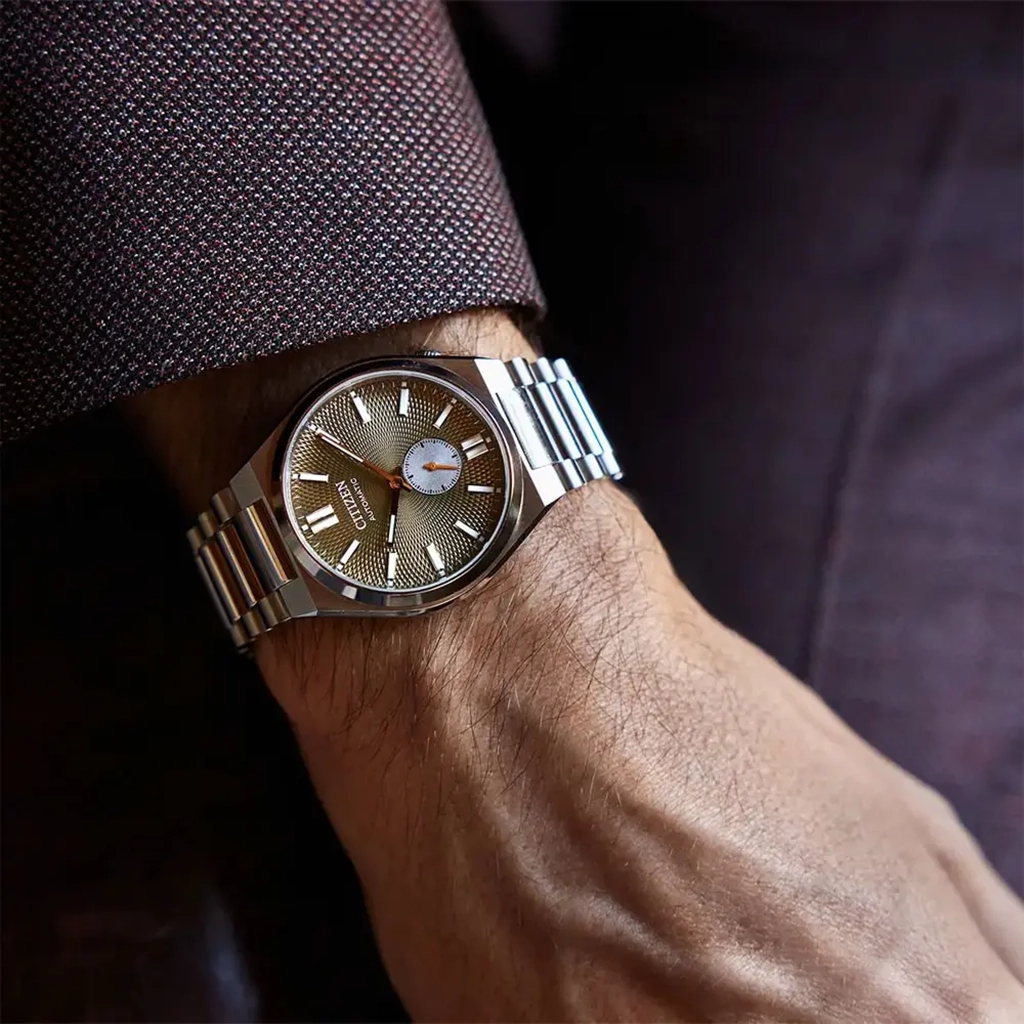 ساعت مچی سیتیزن اورجینال موتور 8322 با 60 ساعت رزرو شارژ